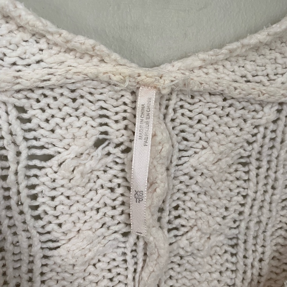 FREE PEOPLE Women’s Long Sleeve Easy Cable Knit V-Neck Sweater Size XS - Picture 6 of 10
